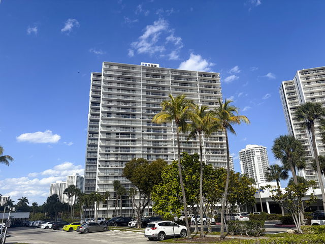 Flamenco Towers  photo 2